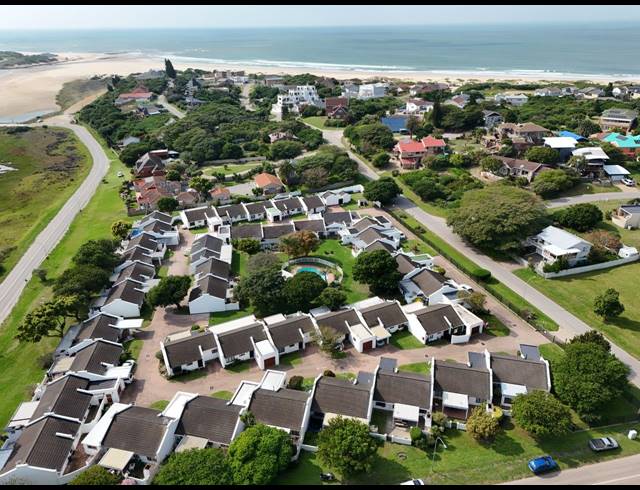 2 BEDROOM TOWNHOUSE FOR SALE IN PARADISE BEACH